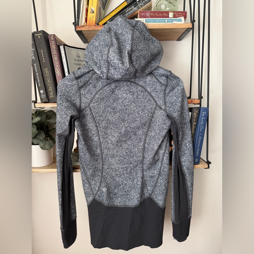 Lululemon Daily Practice
Jacket in Rio Mist - Picture 9 of 11
